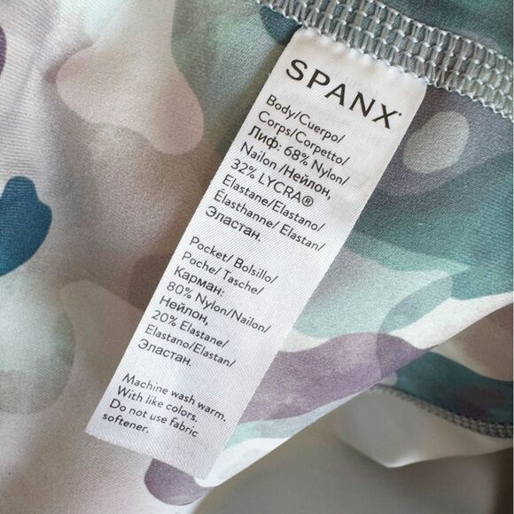 New Spanx Womens Booty Boost Active 7/8 Leggings Painted Camo Size Medium - Picture 12 of 13